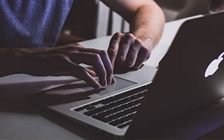  暗黑2 装备哪卖的便宜,巫师2第二章哪里获得暗黑套装图纸？